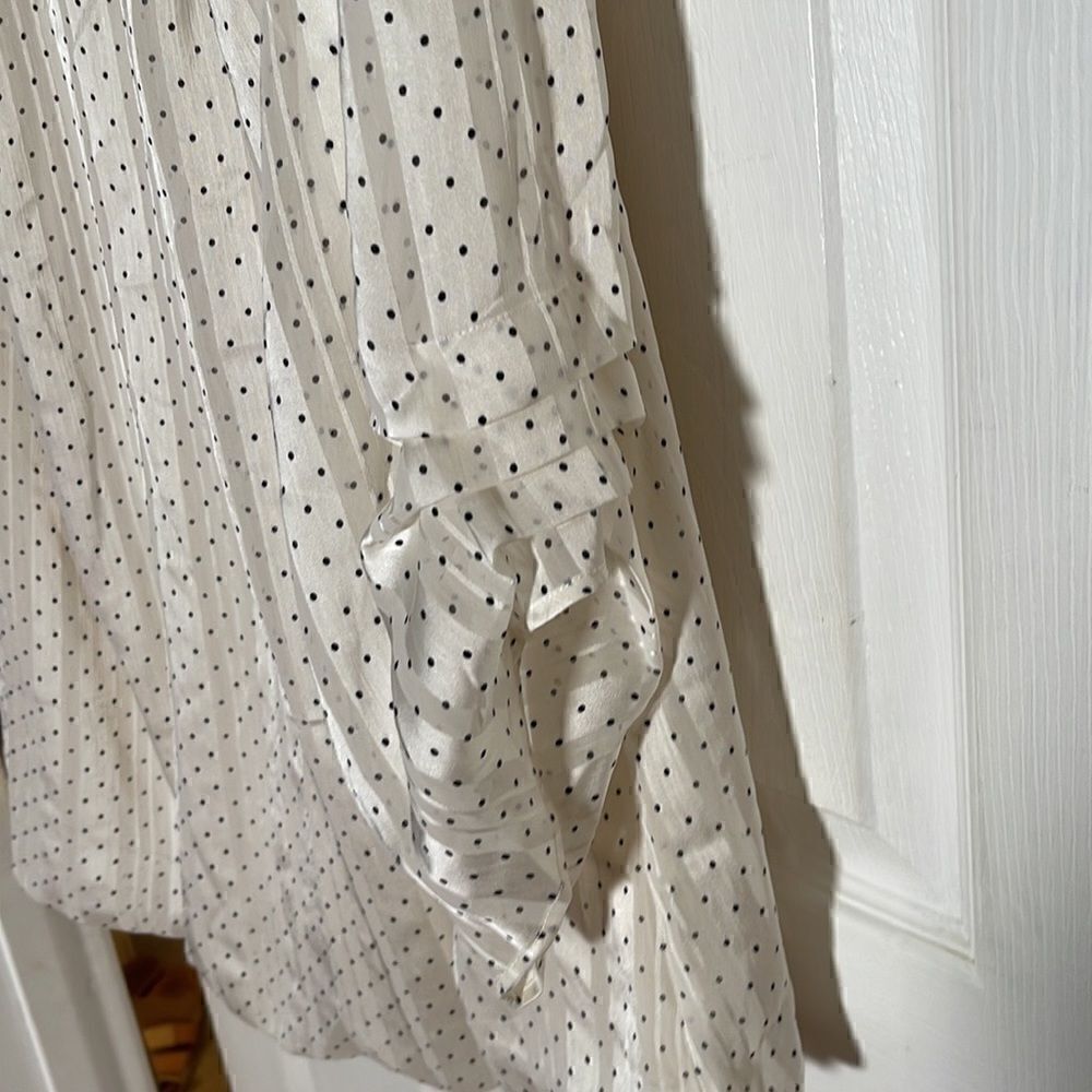 Beautiful Sara Michelle Pullover Blouse - Picture 4 of 4
